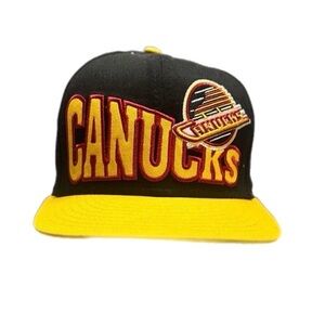 New Era- Men’s Vancouver Canucks Snapback Hat - Black and Yellow
